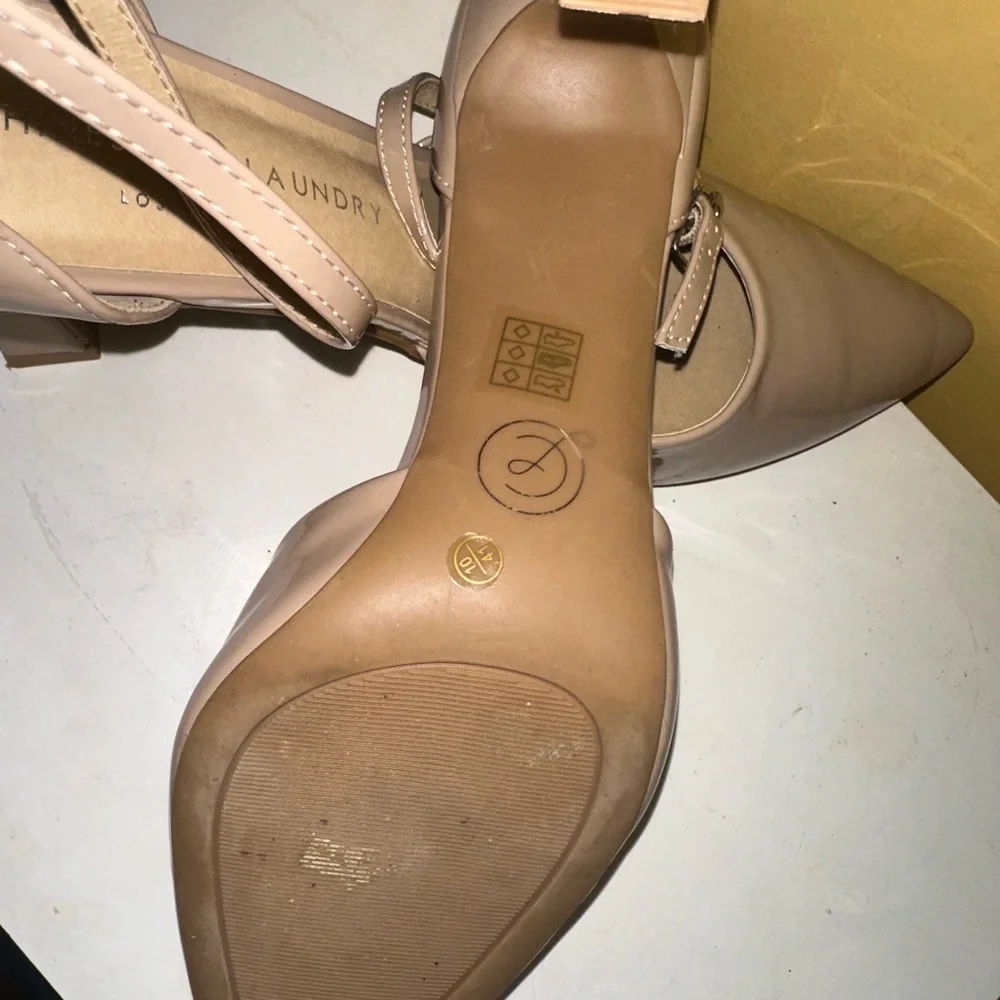 Chinese Laundry Beige Patent Heels.  (#103)